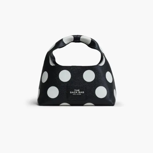 The Evolution of Stylish Carryalls: A Look at Iconic Designs
